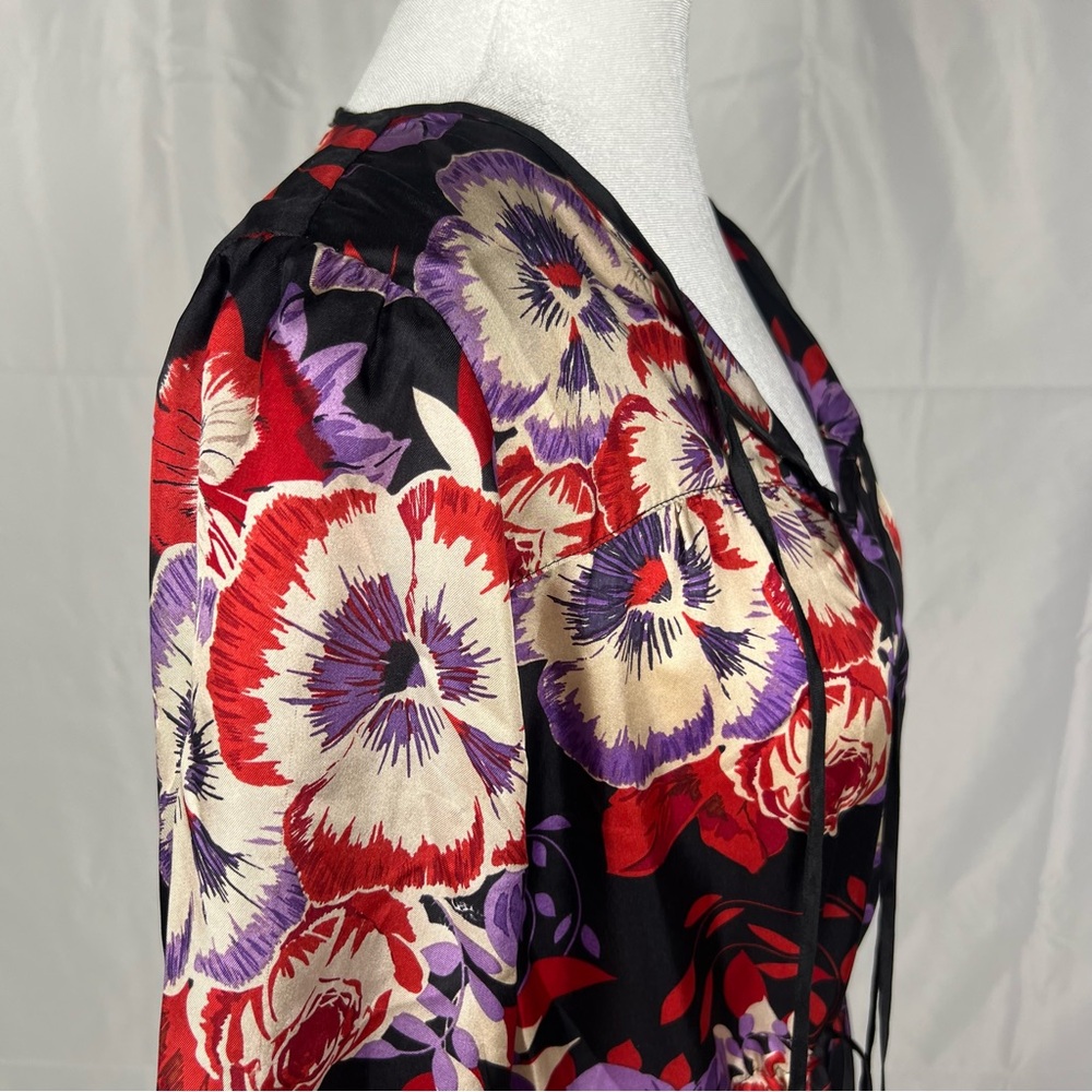 Johnny Was 100% silk floral patterned dress with drawstring waist. - Picture 10 of 12